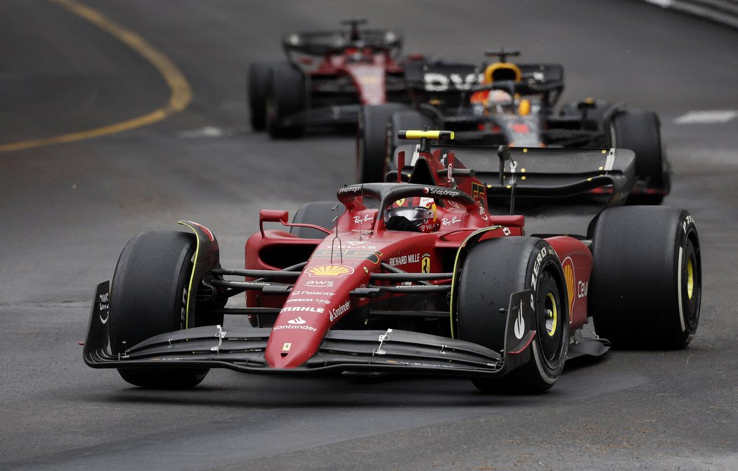 Mezi dvěma jezdci Ferrari není určená jasná týmová jednička