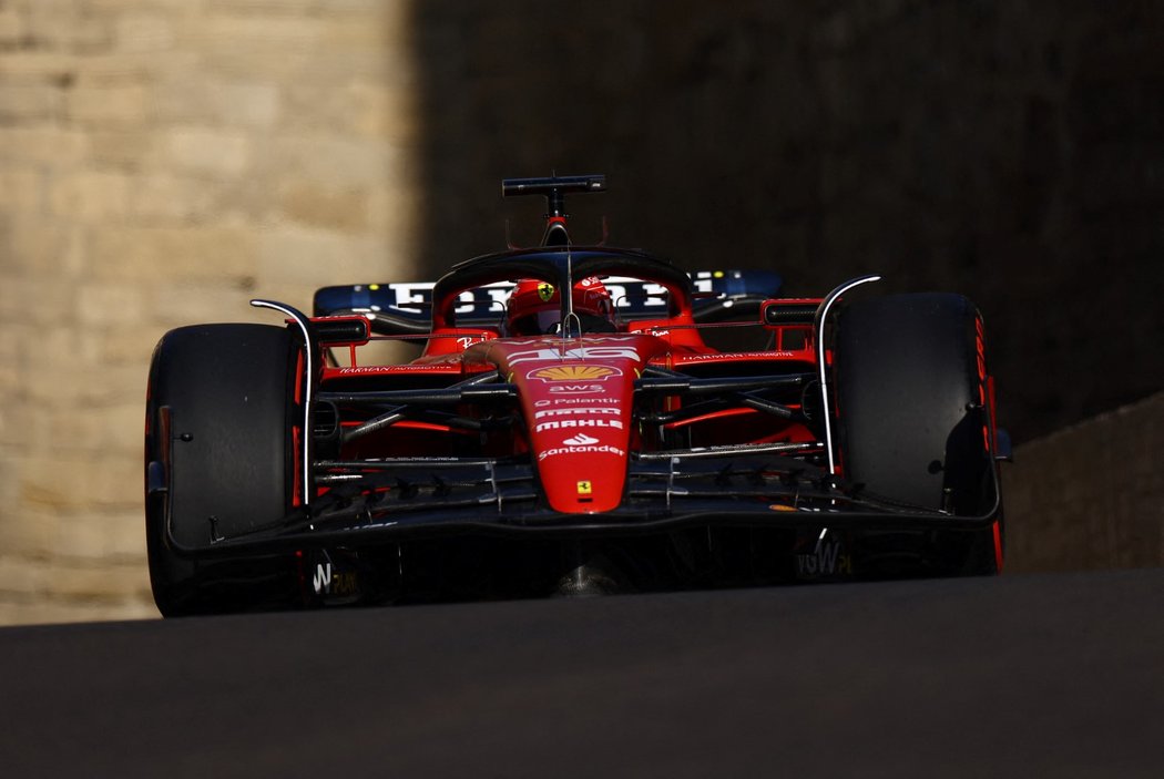 Charles Leclerc v kvalifikaci na Velkou cenu Ázerbájdžánu