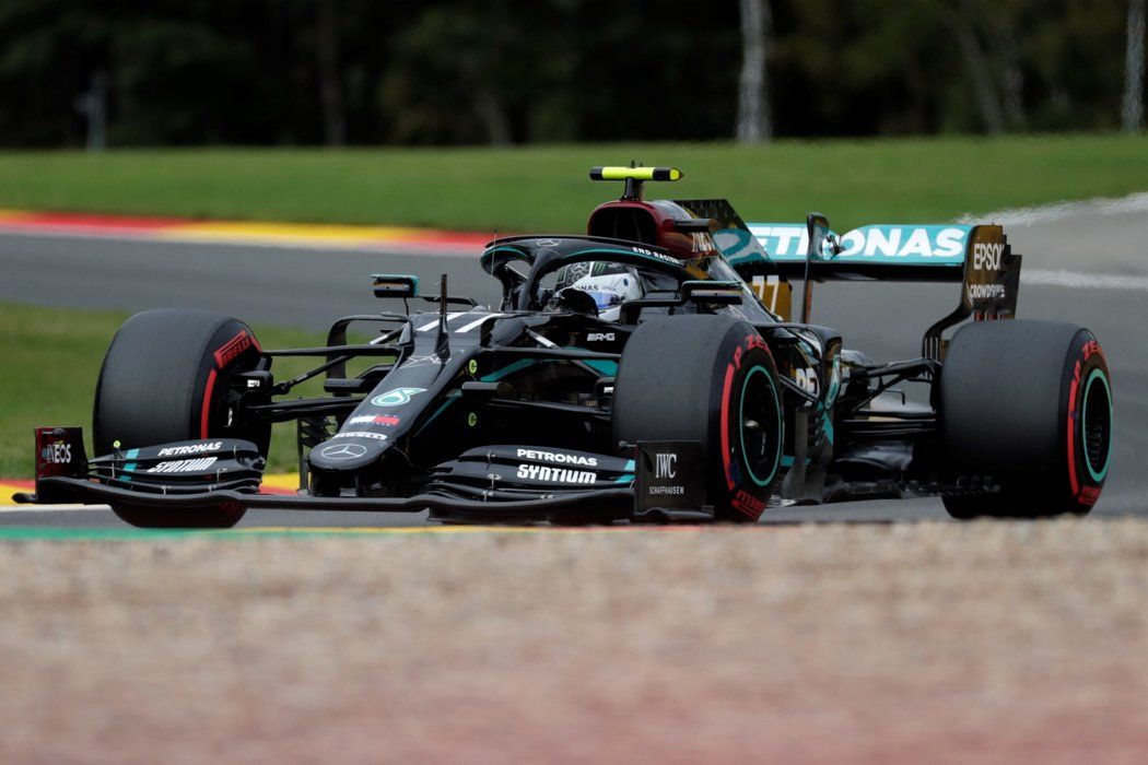 Valtteri Bottas během kvalifikace na nedělní Velkou cenu Belgie