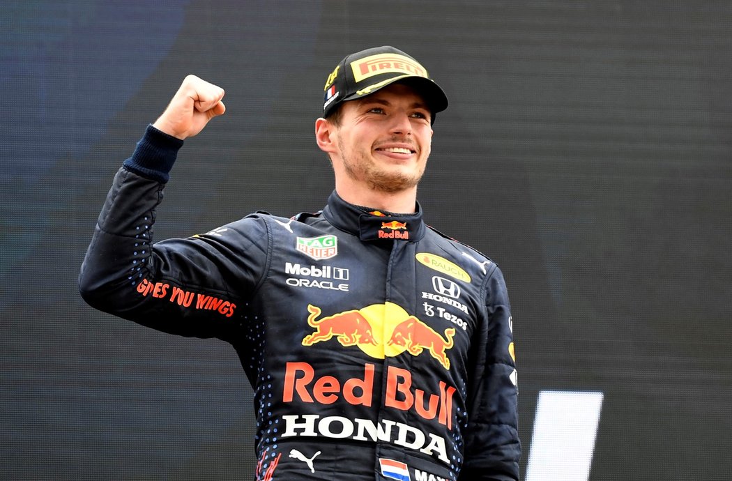 Max Verstappen se raduje z triumfu ve Velké ceně Francie