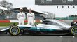 Lewis Hamilton a Valtteri Bottas představili novou formuli Mercedesu