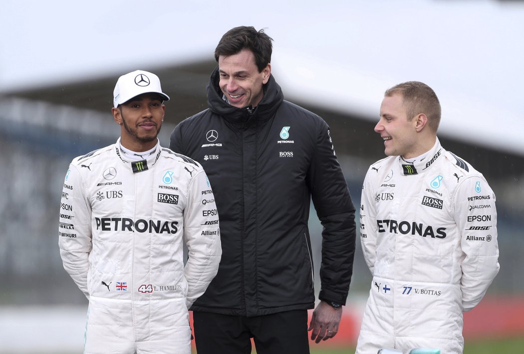 Z nového vozu jsou nadšení jezdci i týmový šéf Toto Wolff