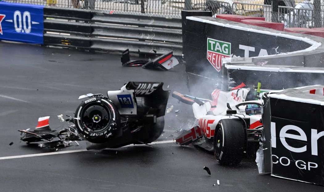 Mick Schumacher přelomil formuli na dva kusy