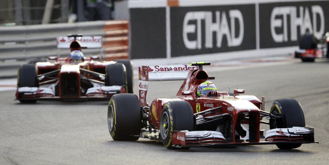 Fernando Alonso se svým Ferrari startoval z desáté pozice, ale dojel pátý.