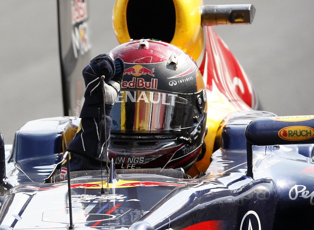 Vítězný německý jezdec Sebastian Vettel