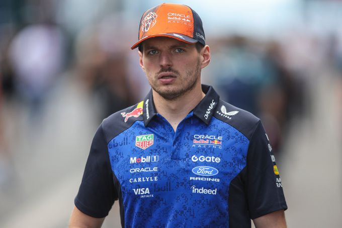 Konec spekulací. Čtyřnásobný mistr světa F1 Verstappen prodloužil smlouvu s Red Bullem Konec spekulací. Čtyřnásobný mistr světa F1 Verstappen prodloužil smlouvu s Red Bullem