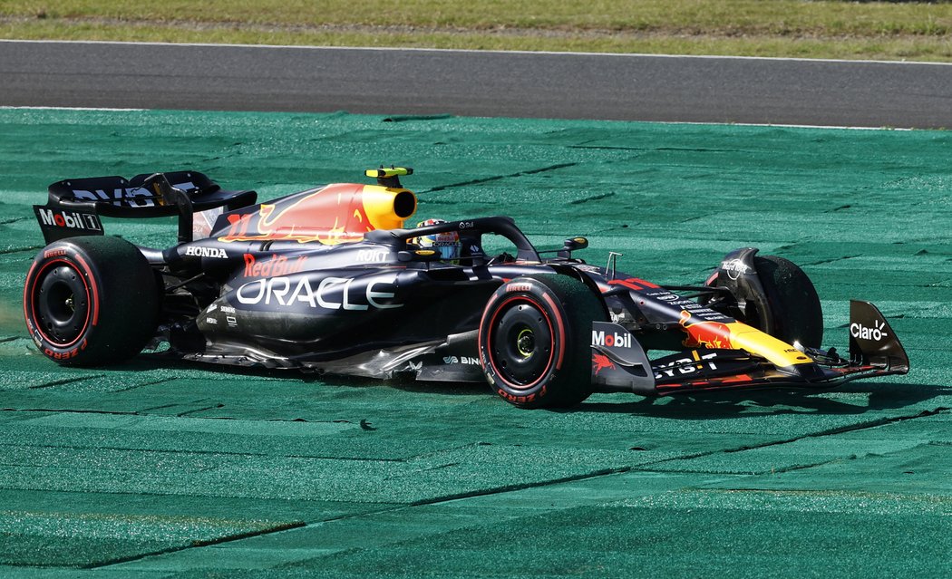 Sergio Pérez během GP Japonska odstoupil hned dvakrát