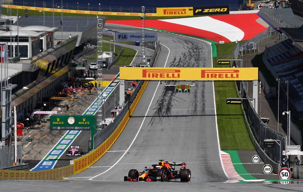 Nejlepší čas při pátečním tréninku zajel nizozemský pilot Red Bullu Max Verstappen