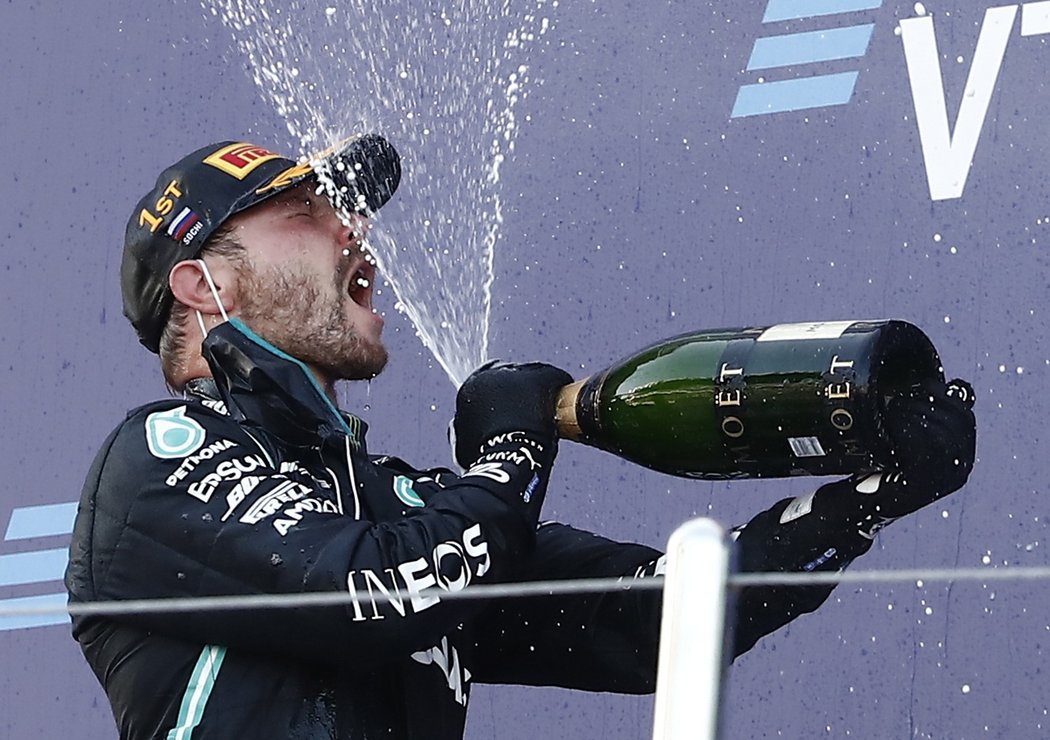 Valtteri Bottas si dojel pro vítězství ve VC Ruska F1