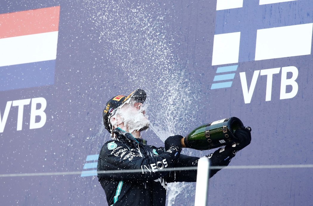 Valtteri Bottas si dojel pro vítězství ve VC Ruska F1