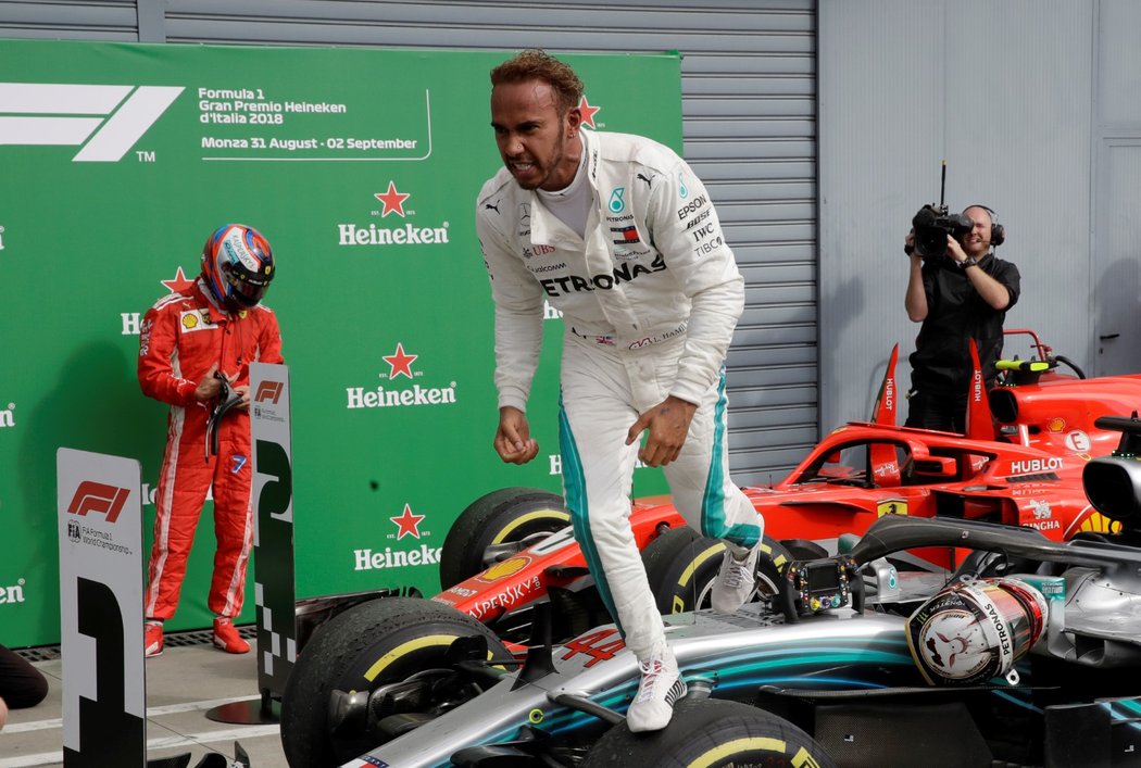 Vítěz Velké Ceny Itálie Lewis Hamilton