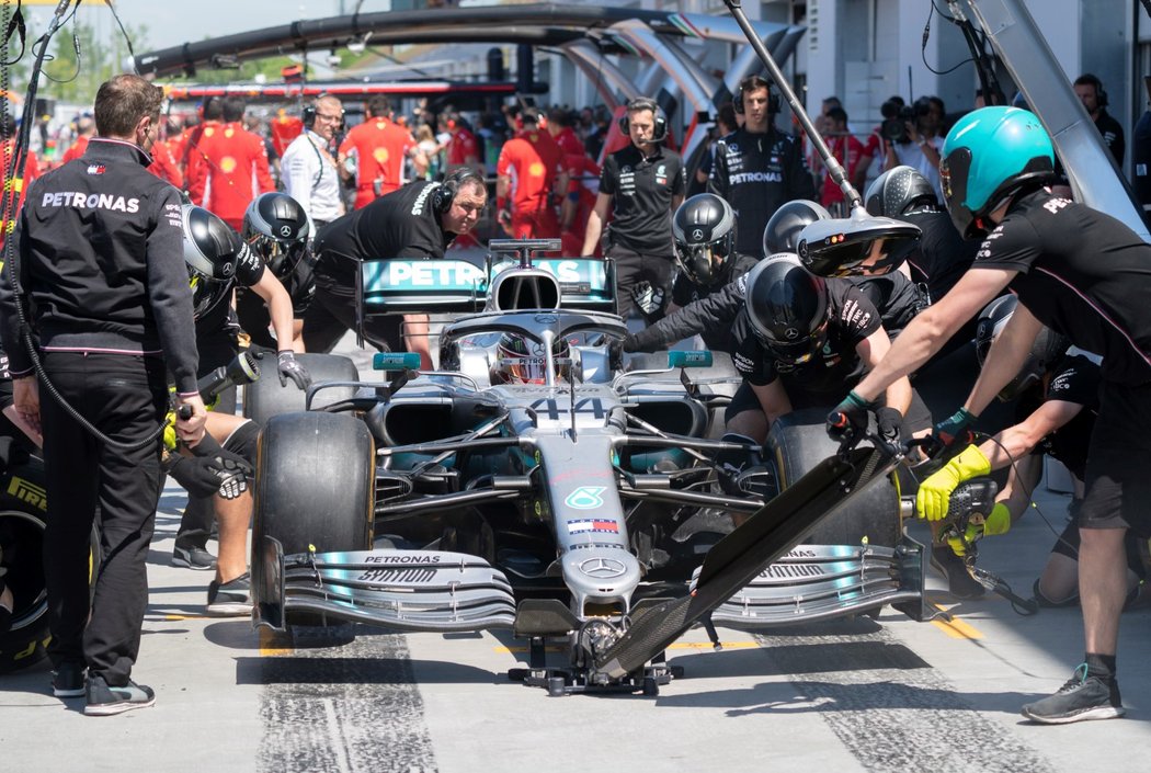 Lewis Hamilton během druhého tréninku před Velkou cenou Kanady