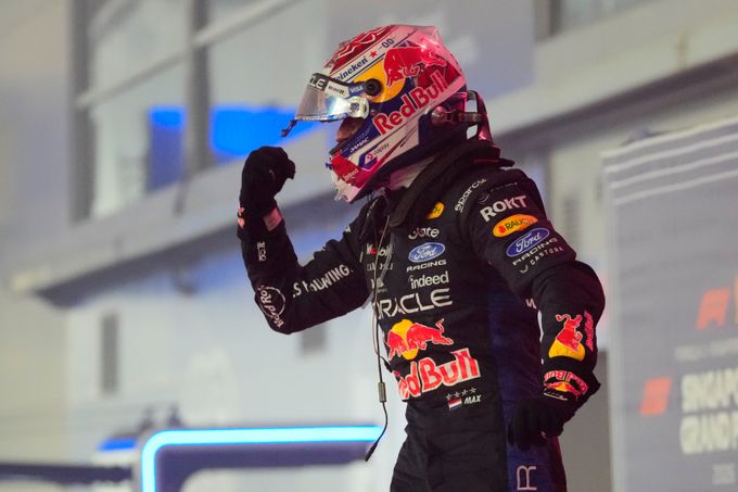 Verstappen vyhrál poprvé v Singapuru, Antonelli může příště slavit: Opravdu? Zatím to neřešme Verstappen vyhrál poprvé v Singapuru, Antonelli může příště slavit: Opravdu? Zatím to neřešme