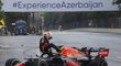 Maxe Verstappena 5 kol před koncem zradila levá zadní pneumatika