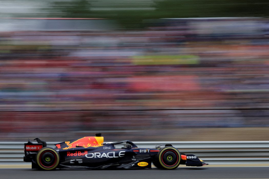 Max Verstappen bude v kvalifikaci bojovat jen o 14. místo