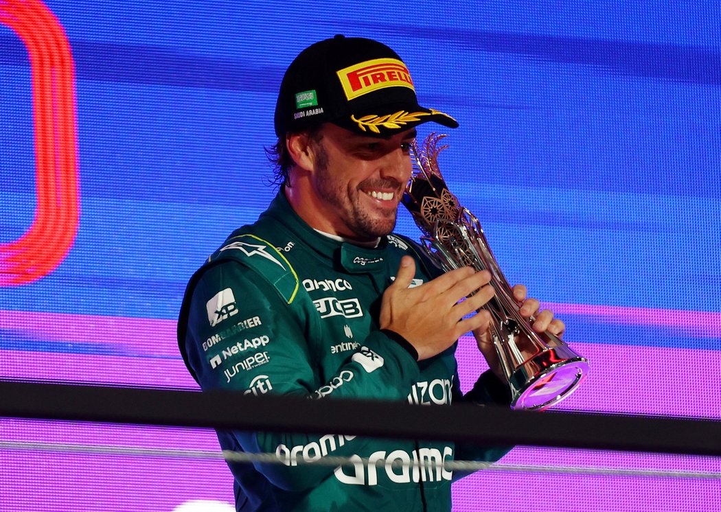 Fernando Alonso nakonec může slavit třetí místo ve Velké ceně Saúdské Arábie