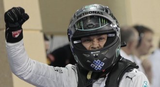 Rosberg si v Bahrajnu vyšlápl na parťáka Hamiltona, ten vyjede druhý