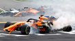 Zničený McLaren Fernanda Alonsa po nehodě v Belgii