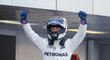 Valtteri Bottas slaví první triumf v F1