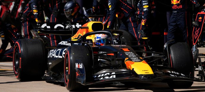 Maxe rodina na trati nebrzdí. Dotáhl se na dominující McLaren a stále může pomýšlet na titul.