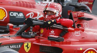 Ferrari ovládlo kvalifikaci v Mexiku. Výpadek Norrise, Ricciardo překvapil