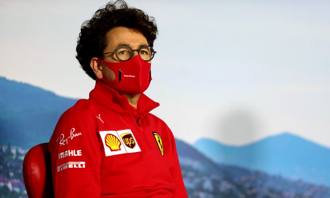 Šéf stáje Ferrari Mattia Binotto na tiskové konferenci při Velké ceně Maďarska