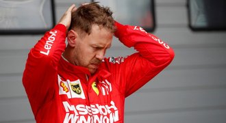 Tohle je šampion? Hvězdný Vettel čelí u Ferrari kritice: nestíhá a chybuje!