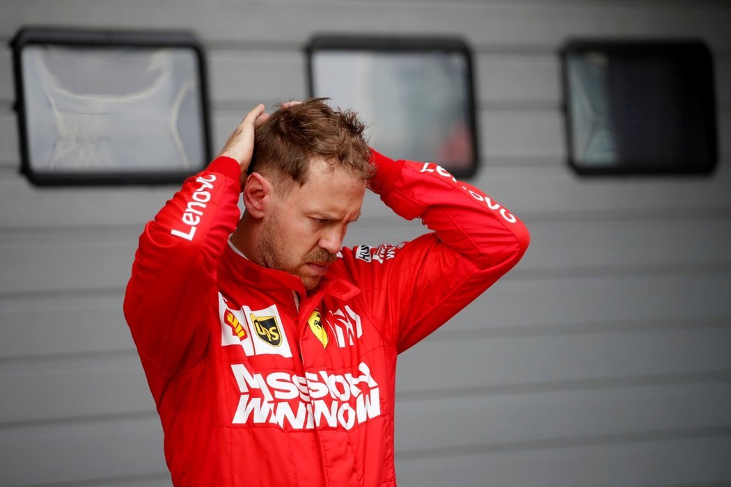 Přišel jako mesiáš. Ten, kdo vyvede slavný tým na vrchol. Místo toho se však angažmá Sebastiana Vettela u Ferrari stává jízdou do slepé uličky.
