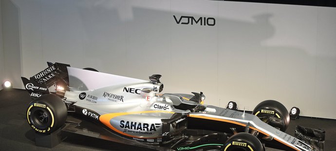 Vůz stáje Force India nese označení VJM10. To byl ještě ve stříbrném provedení.
