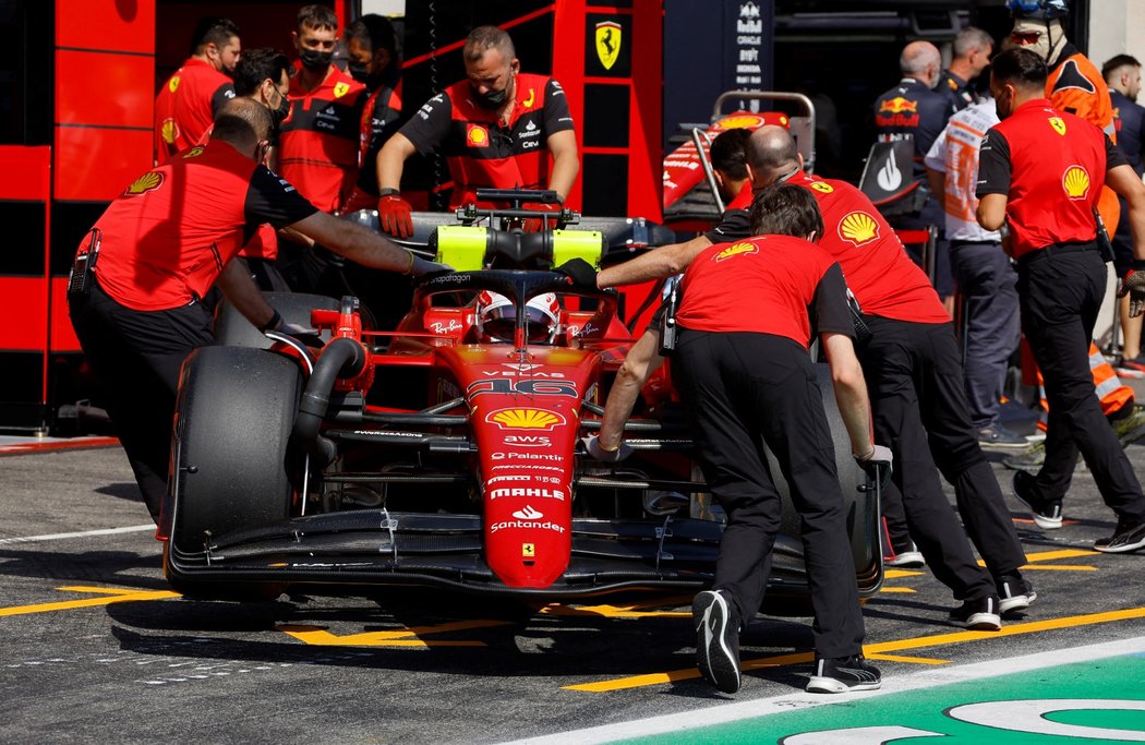 Charles Leclerc vybojoval ve Francii pole position