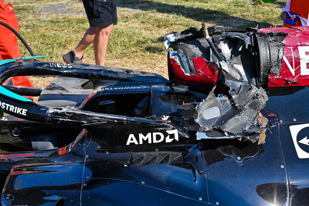 Poškozené halo vozu po závodě v Monze