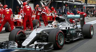 F1 zase nudí víc. Jezdci v kvalifikaci nechali trať prázdnou