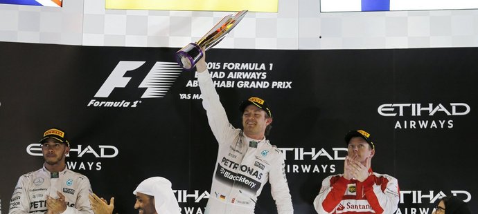 Velkou cenu Abú Zabí vyhrál Nico Rosberg před týmovým parťákem Lewisem Hamiltonem.
