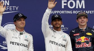 Hamilton ovládl kvalifikaci na VC Malajsie, druhý dojel týmový kolega Rosberg