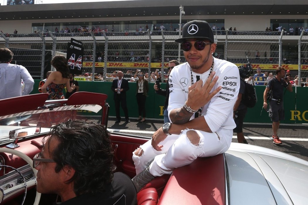 Lewis Hamilton si s předstihem zajistil titul mistra světa