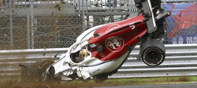 Marcus Ericsson v tréninku na italskou Grand Prix ošklivě havaroval
