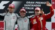 Stupně vítězů v Monze: vítězný Rubens Barrichello (uprostřed), vlevo Jenson Button a Kimi Räikkönen