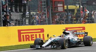 Hamilton si v Belgii dojel pro triumf a na Vettela ztrácí jen sedm bodů
