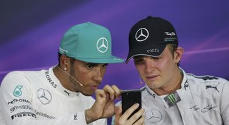 Hamilton vs. Rosberg. Teď parťáci, brzy rivalové bojující o titul