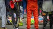 Ciao Jules! Helmy pilotů F1 odložené v pietním kroužku před startem GP Maďarska