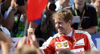 Díky, Julesi! Vettel věnoval výhru Bianchimu, Hamilton se omlouval