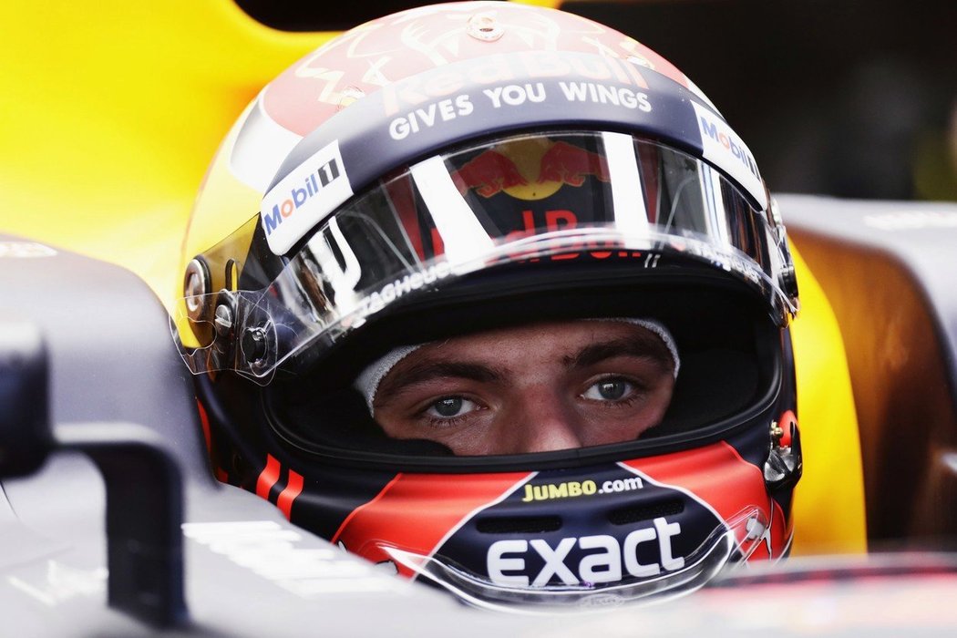 Max Verstappen z Red Bullu získal v Malajsii druhý titul v kariéře