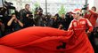 Brazilský pilot F1 Felipe Massa odhaluje v Praze nový model Ferrari 458 Italia