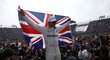 Lewis Hamilton se stal prvním Britem v historii, který získal čtyři tituly mistra světa ve formuli 1