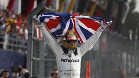 Britský závodník Lewis Hamilton