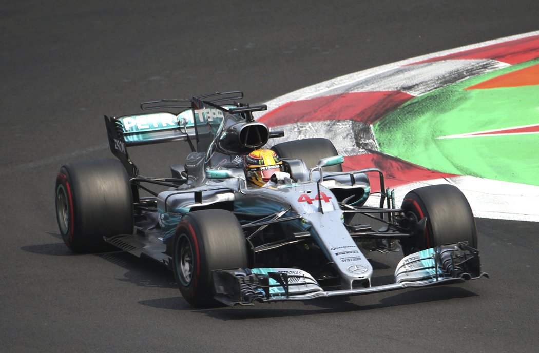 Lewis Hamilton na trati Velké ceny Mexika
