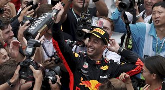 Ricciardo ovládl Monako od začátku do konce, zvládl i problém s výkonem