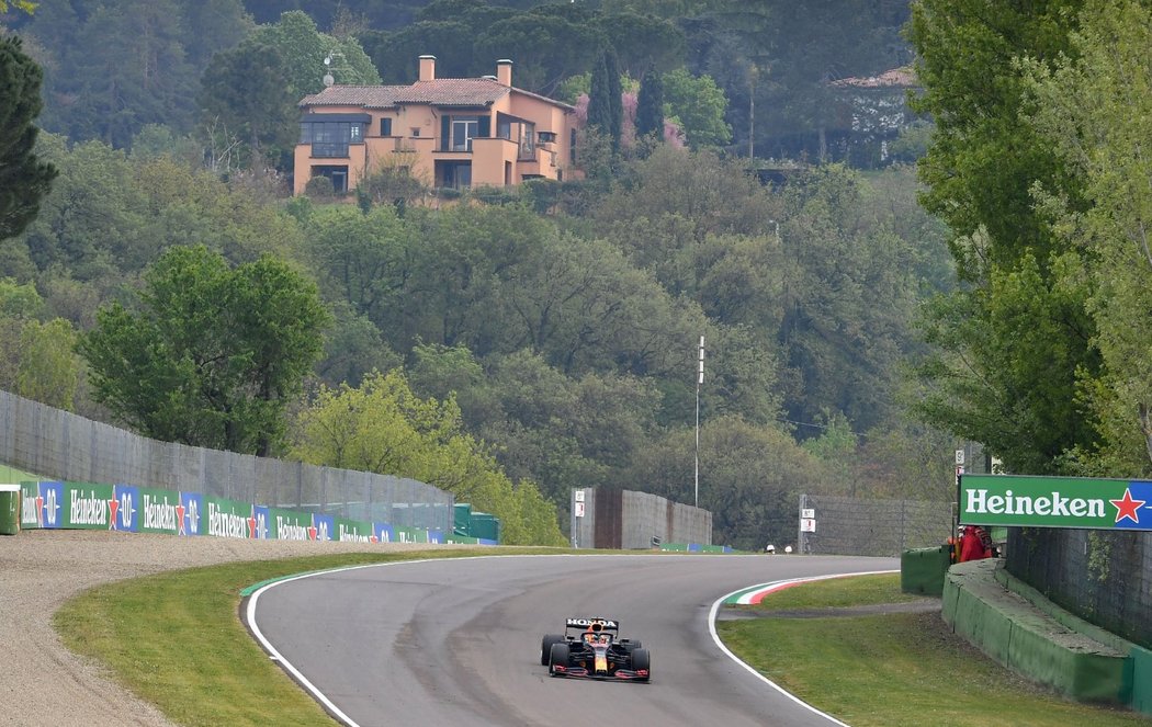 Max Verstappen z Red Bullu ovládl VC Emilia-Romagna