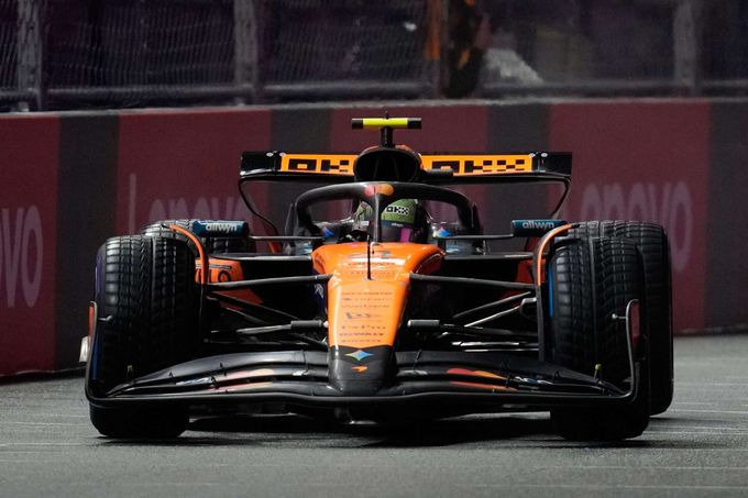 McLaren je znovu na vrcholu, zbývá ještě jezdecký titul. Slavnou značku vzkřísili šéfové McLaren je znovu na vrcholu, zbývá ještě jezdecký titul. Slavnou značku vzkřísili šéfové