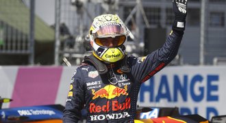 Verstappen má pole position, Hamilton až čtvrtý. Alonsa naštval Vettel